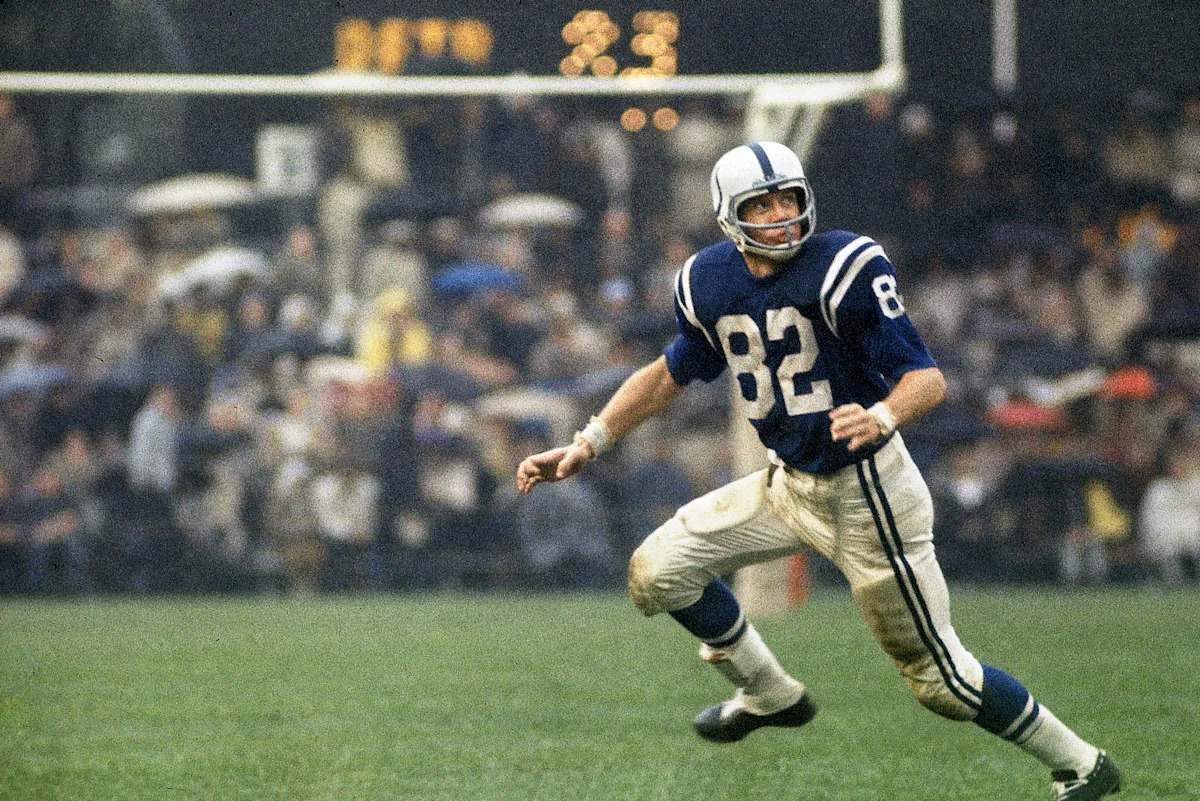 Raymond Berry -- Pro Football Hall of Fame receiver -- dies at 93 years old creates buzz