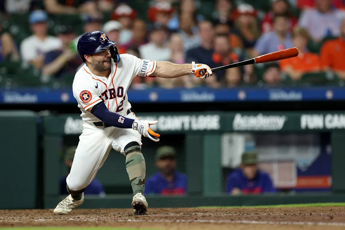 Jose Altuve believed to have an oblique injury -- says Astros GM Dana Brown making waves