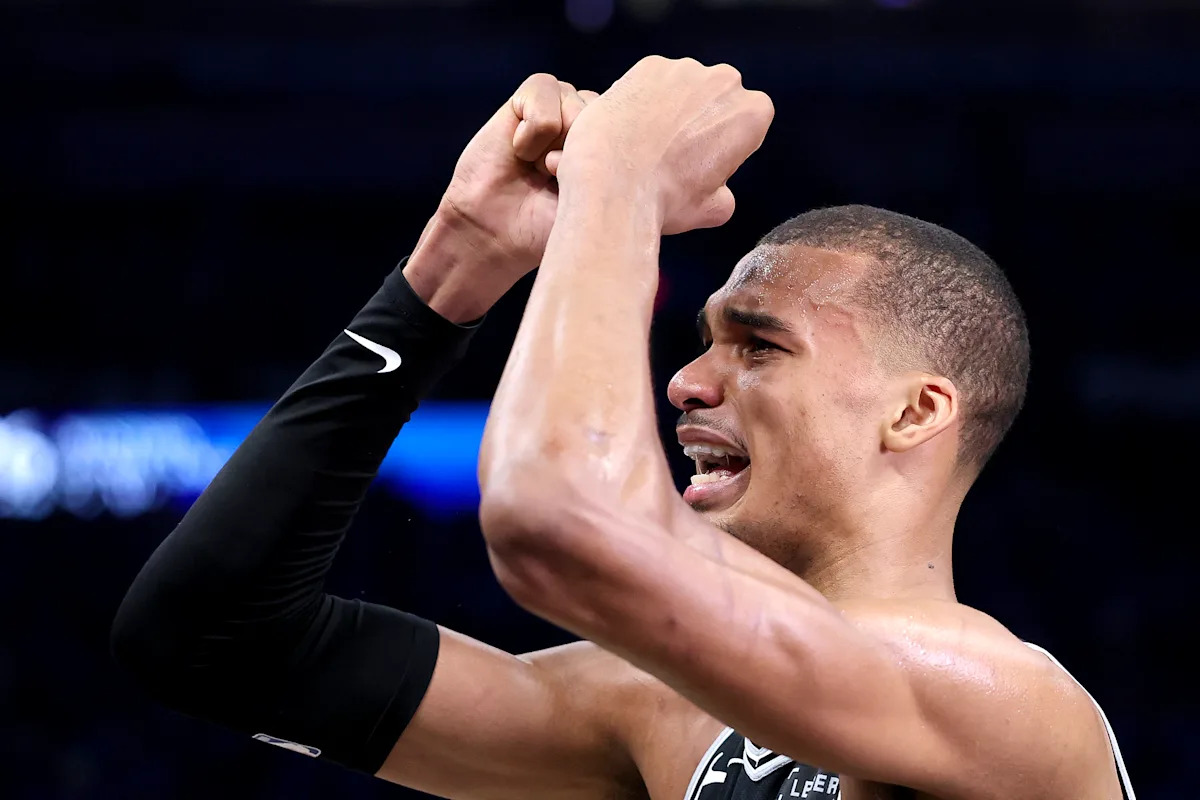 Spurs fans flood the streets as San Antonio returns to NBA Finals with Clash 7 Victory observed today