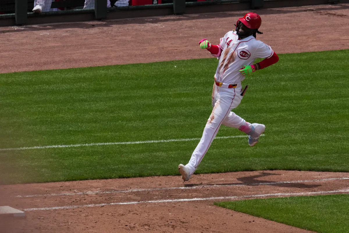 Elly De La Cruz placed on 10-day IL (hamstring) following Reds' Conquest Across Braves reported globally